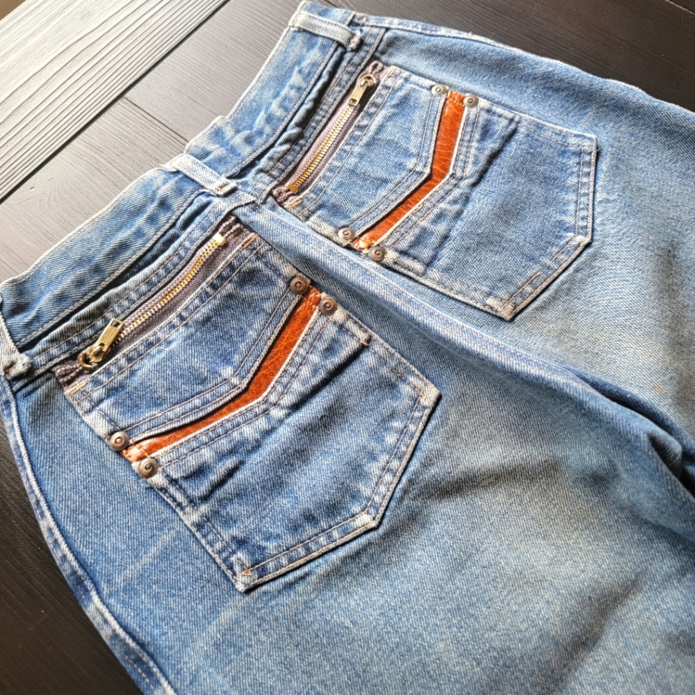 Unique Vintage denim high rise jeans